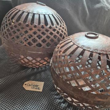 Metalen roestige decoratieballen | Sober & sfeervol beschikbaar voor biedingen