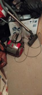 Stofzuiger ik weet niet of die het doet eventueel v matriaal, Witgoed en Apparatuur, Stofzuigers, Ophalen