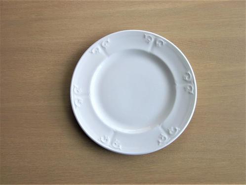Dudson grote witte schaal met reliéf en ribbels D32 cm H2,5c, Huis en Inrichting, Keuken | Servies, Zo goed als nieuw, Schaal of Schalen