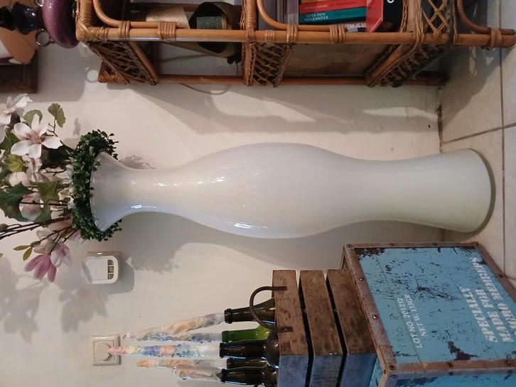 2 GROTE identieke vazen, Huis en Inrichting, Woonaccessoires | Vazen, Zo goed als nieuw, Wit, 75 cm of meer, Glas, Ophalen