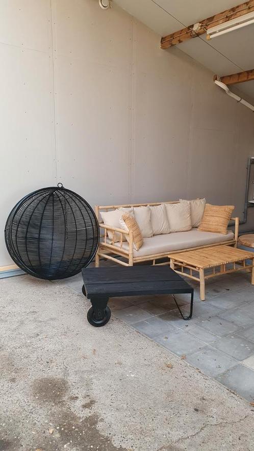 Exotan bamboe tuinset, loungebank tafel,Hk living hangstoel, Tuin en Terras, Tuinsets en Loungesets, Nieuw, Loungeset, Rotan, 3 zitplaatsen