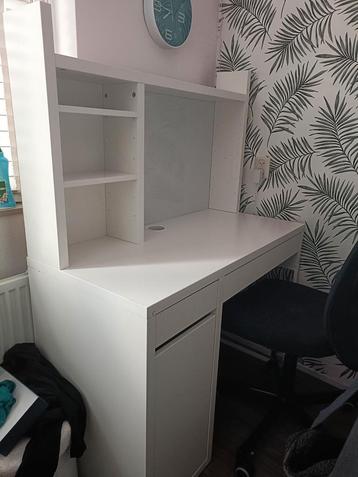 Micke (Ikea) bureau Te Koop beschikbaar voor biedingen