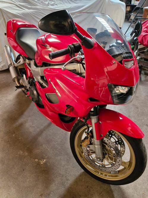 Honda VTR 1000 Fire Storm Nieuwstaat, Motoren, Motoren | Honda, Particulier, Sport, meer dan 35 kW, 2 cilinders, Ophalen