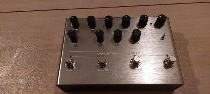 Fender Downtown Express Bas multi-effect pedaal, Muziek en Instrumenten, Effecten, Zo goed als nieuw, Equalizer, Compressor, Multi-effect