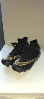 Voetbalschoenen maat 35, Ophalen of Verzenden, Zo goed als nieuw, Schoenen
