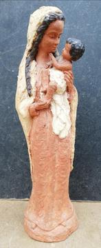 Maria met kindje Jezus. Terra-cotta. Ca '20/'40. 31 cm., Christendom | Katholiek, Zo goed als nieuw, Beeld(je), Ophalen
