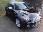 Mini 1.6 Cooper CHILI Automaat | Nieuwe APK, Auto's, 4 cilinders, 4 stoelen, Leder en Stof, Origineel Nederlands