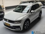 Volkswagen Tiguan 1.4 TSI R-Line Leder trekhaak 1e eigenaar, Auto's, Voorwielaandrijving, Euro 6, 4 cilinders, 150 pk