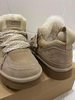 Nieuwe UGG Lowmel - Maat 39 Kleun Defect, Ophalen of Verzenden, Nieuw, Beige, Pantoffels of Sloffen