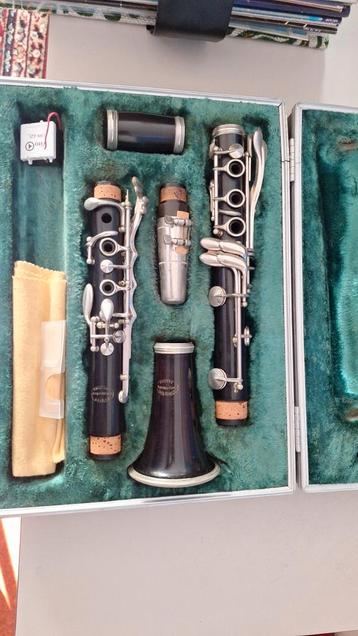 Klarinet in koffer  beschikbaar voor biedingen