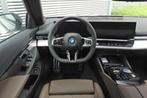 BMW i5 eDrive40 M Sport / Trekhaak / Adaptieve LED / Parking, Auto's, BMW, Automaat, Achterwielaandrijving, LED verlichting, Zwart