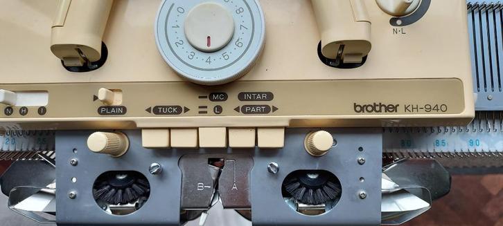 Breimachine Brother KH940 dubbelbed KR850., Hobby en Vrije tijd, Breien en Haken, Gebruikt, Breien, Machine, Ophalen