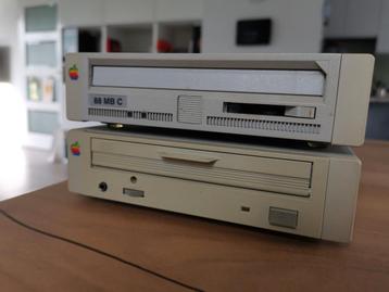 AppleCD 300 + Apple 88 MB C Syquest drive