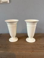 Twee Wedgwood vazen, Huis en Inrichting, Woonaccessoires | Vazen, Overige kleuren, Aardewerk of Porselein, Ophalen of Verzenden
