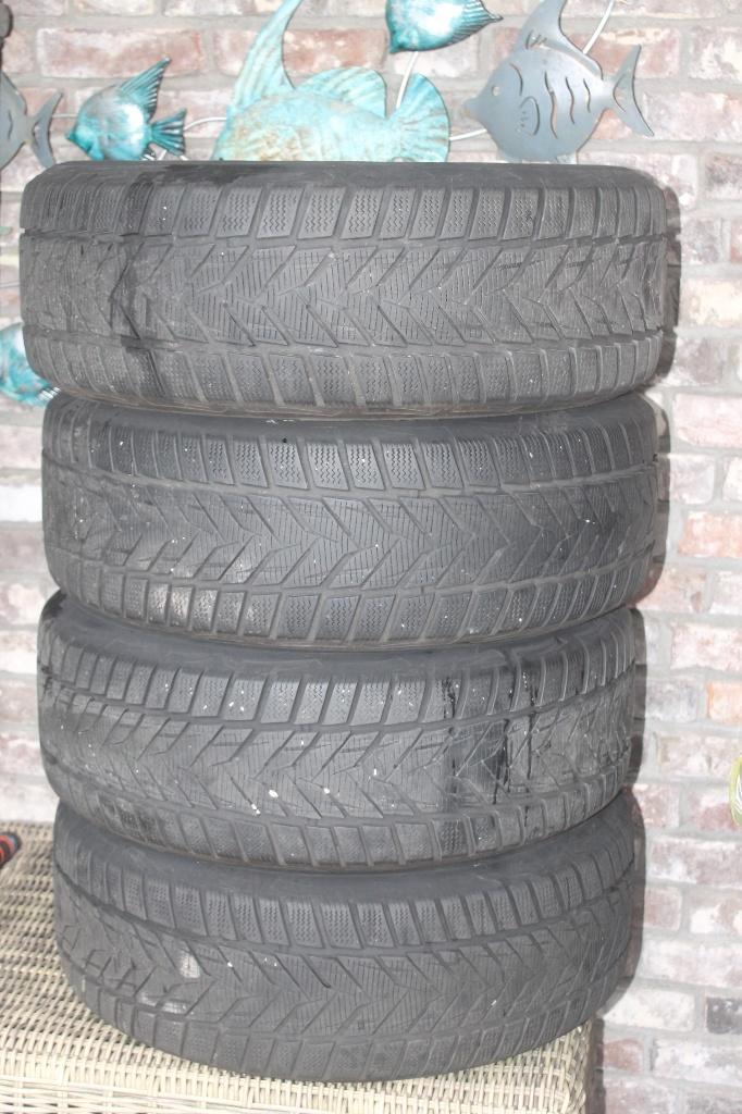 4 Winter auto banden Opel Ampera helemaal nieuw, Auto-onderdelen, Banden en Velgen, Band(en), Winterbanden, 16 inch, 215 mm, Personenwagen