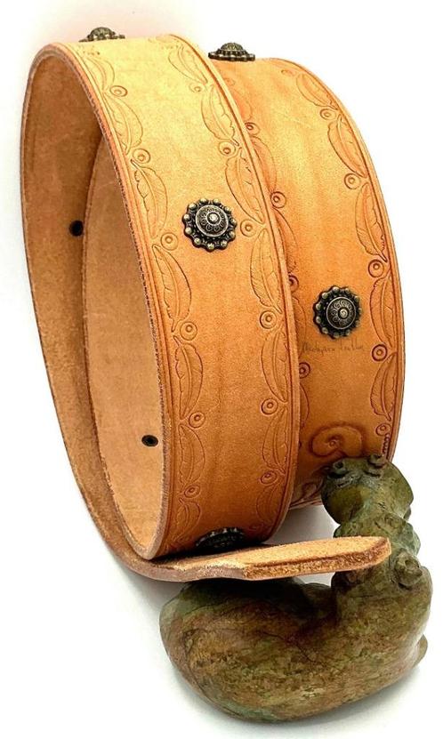 GB016 Gitaarband band of riem 123cm tuigleer bruin concho, Muziek en Instrumenten, Instrumenten | Toebehoren, Nieuw, Elektrische gitaar
