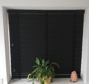 Zwarte luxaflex aluminium beschikbaar voor biedingen