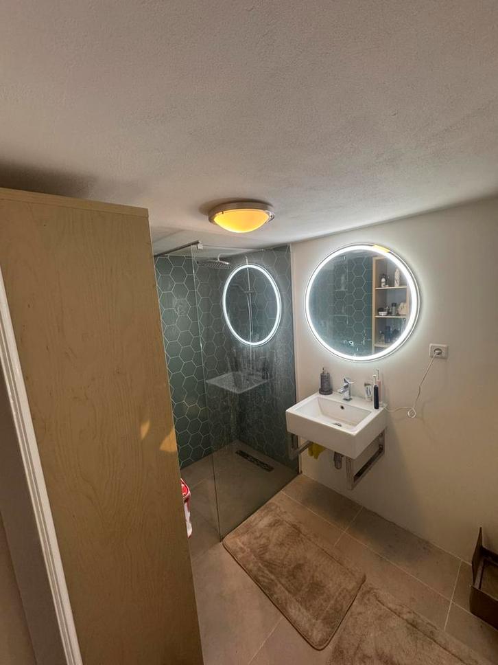 Badkamer onderdelen wastafel, regendouche, douchewand, kast, Huis en Inrichting, Badkamer | Complete badkamers, Ophalen