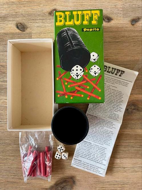 Bluff • Papita • dobbelspel 1977 Vintage, Hobby en Vrije tijd, Gezelschapsspellen | Kaartspellen, Gebruikt, Ophalen of Verzenden