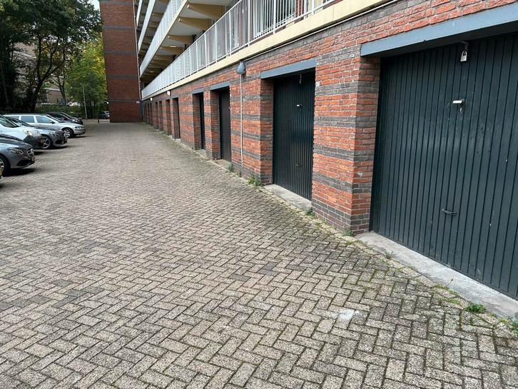Te Koop garage Den-Haag Edamstr, Huizen en Kamers, Garages en Parkeerplaatsen, Den Haag
