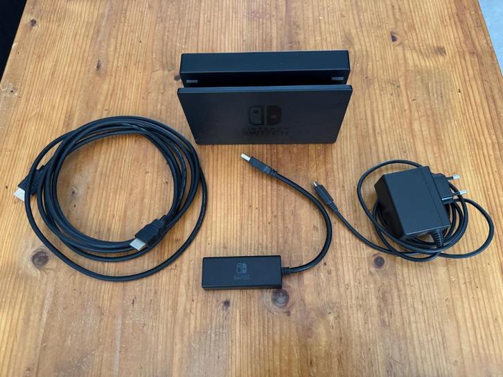 Nintendo Switch Dockset, Spelcomputers en Games, Spelcomputers | Nintendo Portables | Accessoires, Gebruikt, Overige modellen