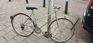 Goede damesfiets
Handremmen
 beschikbaar voor biedingen