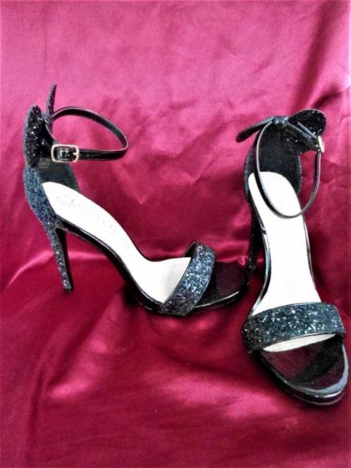 Black sparkling Mickey Limited edition open pump mt. 39, Kleding | Dames, Schoenen, Nieuw, Pumps, Zwart, Ophalen