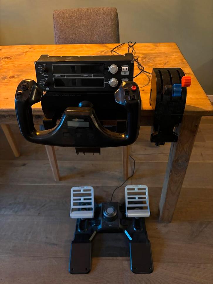 Saitek flight yoke - flight simulator set, Computers en Software, Joysticks, Gebruikt, Ophalen