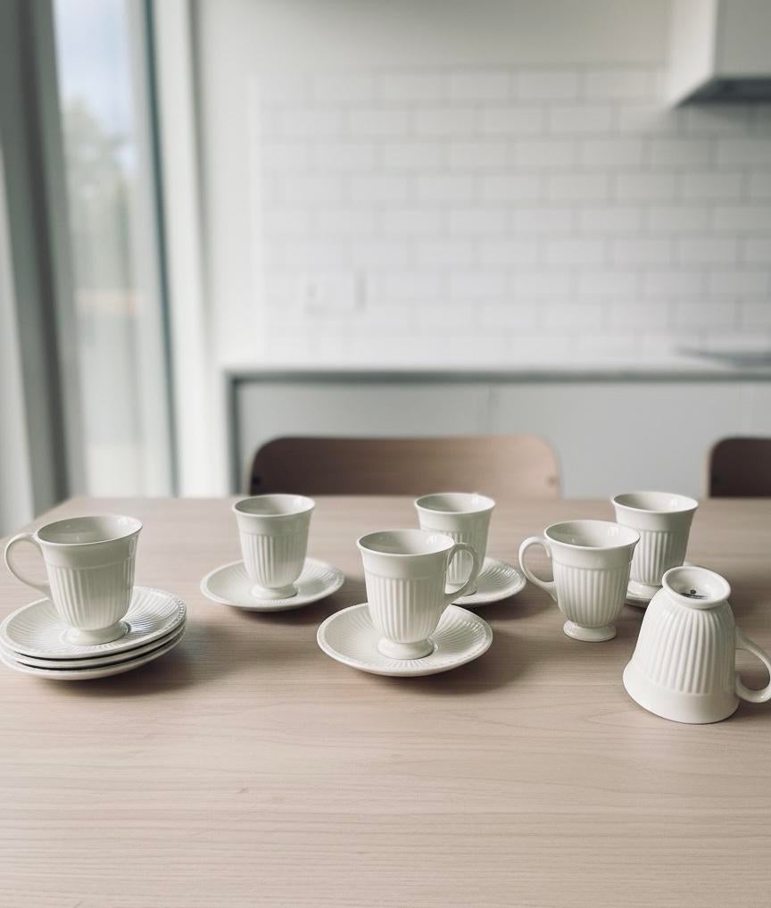Wedgwood koffieset - 14-delig, Made in England, Ophalen of Verzenden, Zo goed als nieuw, Wedgwood, Kop(pen) en/of Schotel(s)