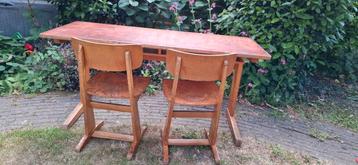 Vintage Casala schoolbank met 2 stoelen beschikbaar voor biedingen