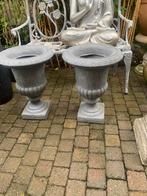 2 kunststof louvre vazen, Tuin en Terras, Tuinvazen, Ophalen, Zo goed als nieuw