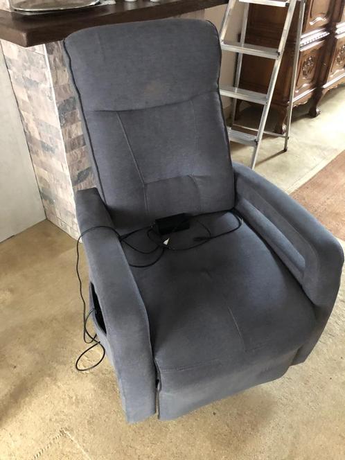 sta op stoel met 2 motors er in als nieuw koopje, Huis en Inrichting, Fauteuils, Zo goed als nieuw, 50 tot 75 cm, Ophalen