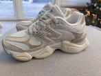 New Balance 9060, nieuw in doos. Maat 38, Sport en Fitness, Loopsport en Atletiek, Ophalen of Verzenden