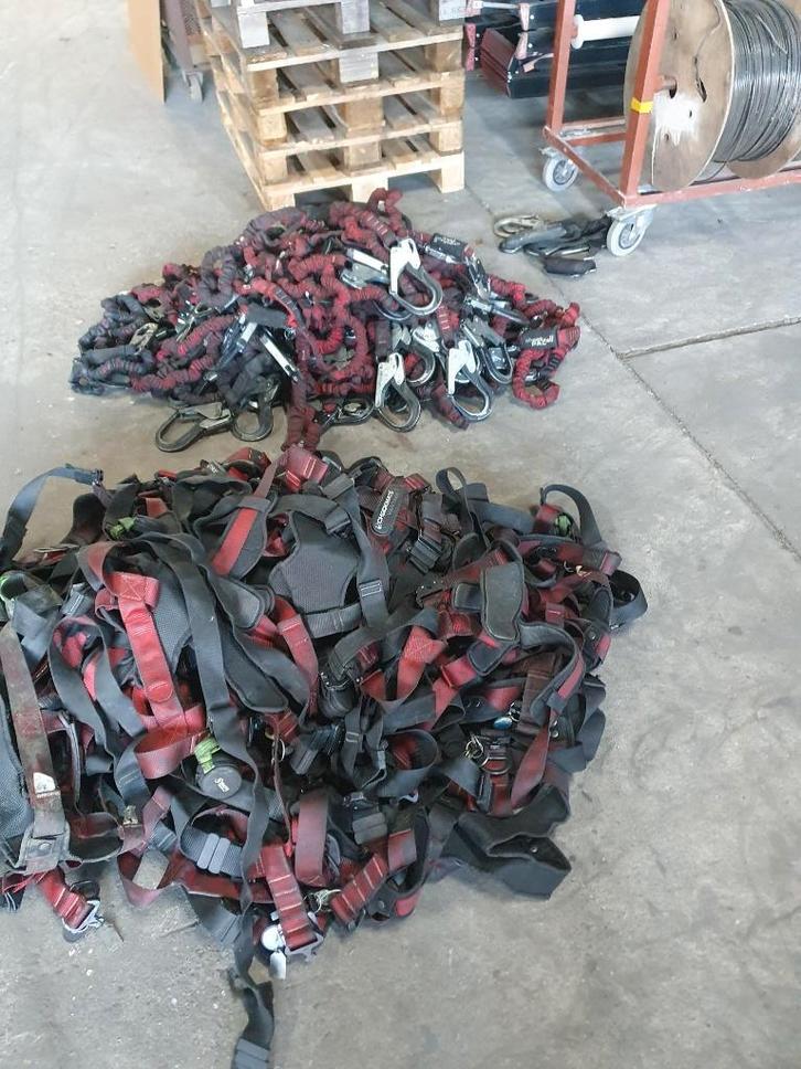 Valbeveiliging harnas dubbele vanglijn demper 2 karabijnha, Tuin en Terras, Werkkleding, Gebruikt, Jas, Ophalen