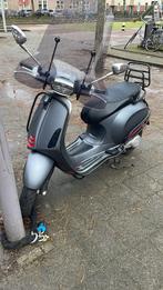 Vespa sprint 2021, Fietsen en Brommers, Scooters | Vespa, Ophalen, Zo goed als nieuw