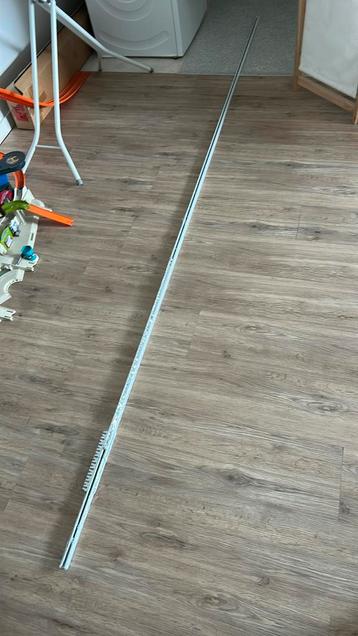 Gordijnrails wit nieuw 290cm en te verlengen beschikbaar voor biedingen