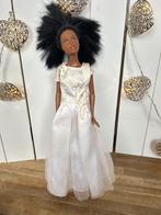 Vintage 1990 donkere Barbie, Verzamelen, Poppen, Ophalen of Verzenden, Gebruikt, Fashion Doll