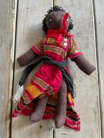 Donkere lappenpop afrika. Afro pop van stof. Klederdracht., Kinderen en Baby's, Speelgoed | Poppen, Overige typen, Ophalen of Verzenden