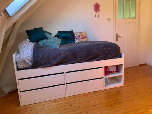 IKEA SLAKT bed met lades compleet met matras en latten bodem, Huis en Inrichting, Slaapkamer | Bedden, Zo goed als nieuw, Eenpersoons