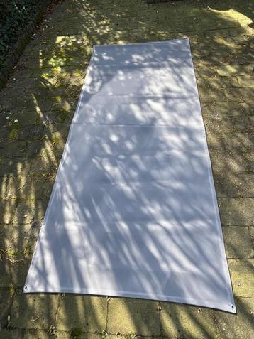 Zonnedoek beschikbaar voor biedingen