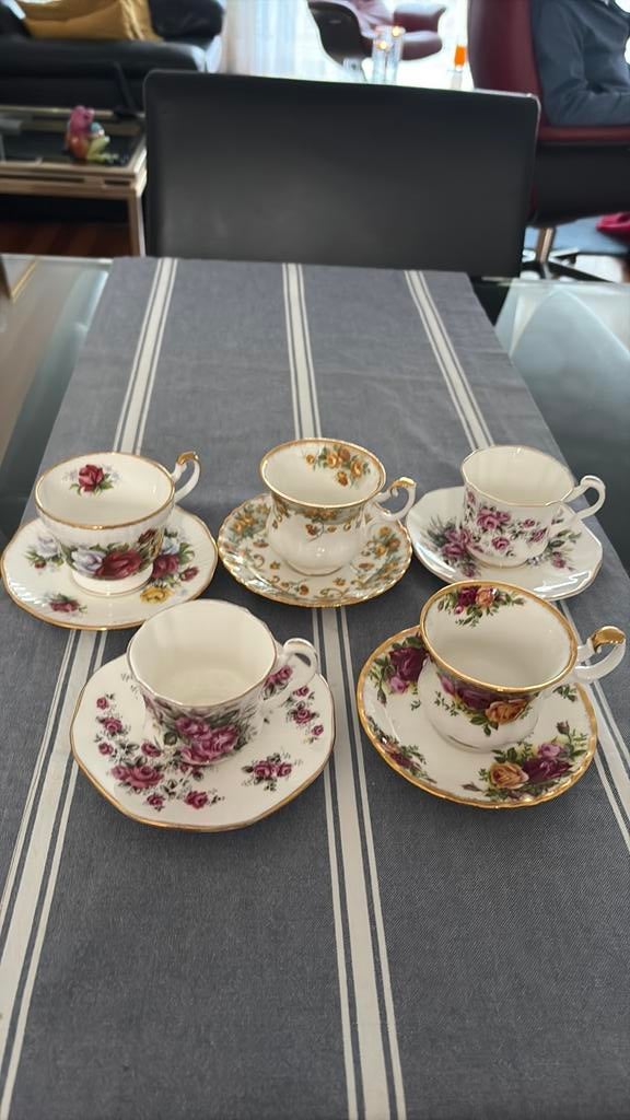 5 engelse kop en schotels, Ophalen