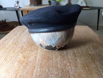 Vintage zwarte wollen alpinopet, Albert Kempf beschikbaar voor biedingen