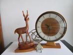 Retro elektrische klok met houten hertje / antilope, Ophalen