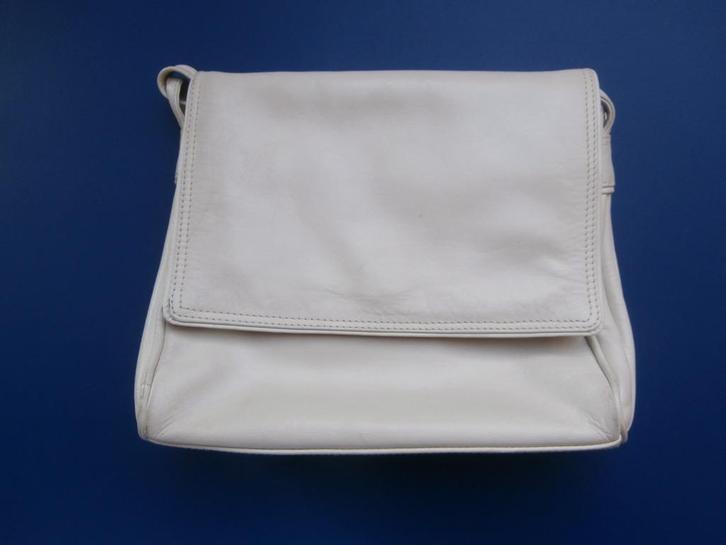 Leren handtas (wit/licht crème) uit rookvrij huis., Sieraden, Tassen en Uiterlijk, Tassen | Damestassen, Gebruikt, Handtas, Wit