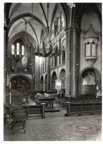 Roermond interieur Munsterkerk 1950., 1940 tot 1960, Ongelopen, Limburg, Verzenden