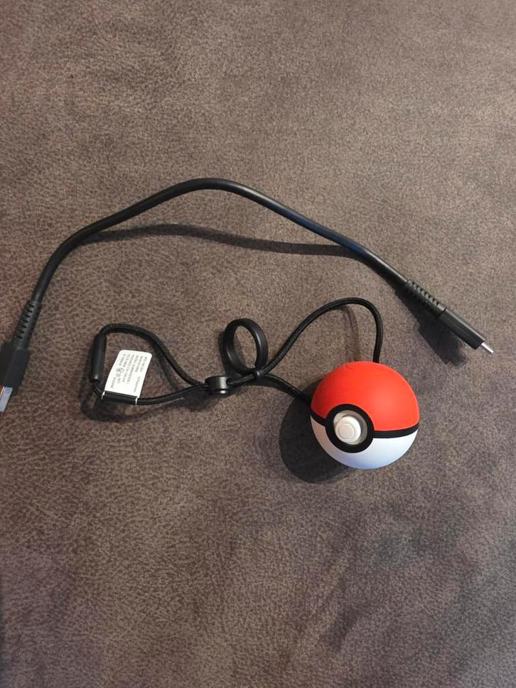 Pokeball Plus Controller - Nintendo Switch nieuwstaat, Spelcomputers en Games, Spelcomputers | Nintendo Consoles | Accessoires