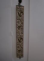 Schellekoord met ornamenten en kussen geborduurd met vogels., Verzenden, Nieuw