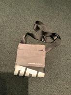 Momo Design Nek Tasje - Zo Goed Als Nieuw!, Ophalen of Verzenden, Zo goed als nieuw, Grijs, Overige merken