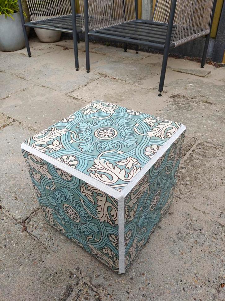 Kubus bijzettafel planten, Huis en Inrichting, Tafels | Bijzettafels, Zo goed als nieuw, Rond, Minder dan 55 cm, Ophalen