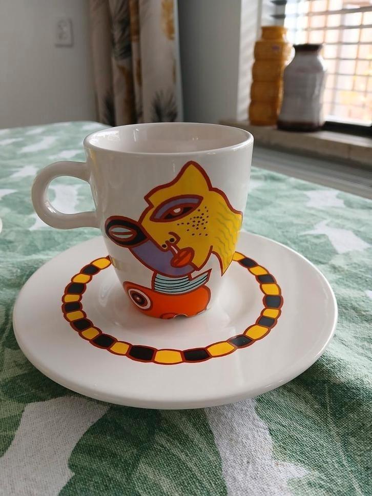 Douwe Egberts Kop en Schotel Set, Huis en Inrichting, Keuken | Servies, Zo goed als nieuw, Kop(pen) en/of Schotel(s), Overige stijlen